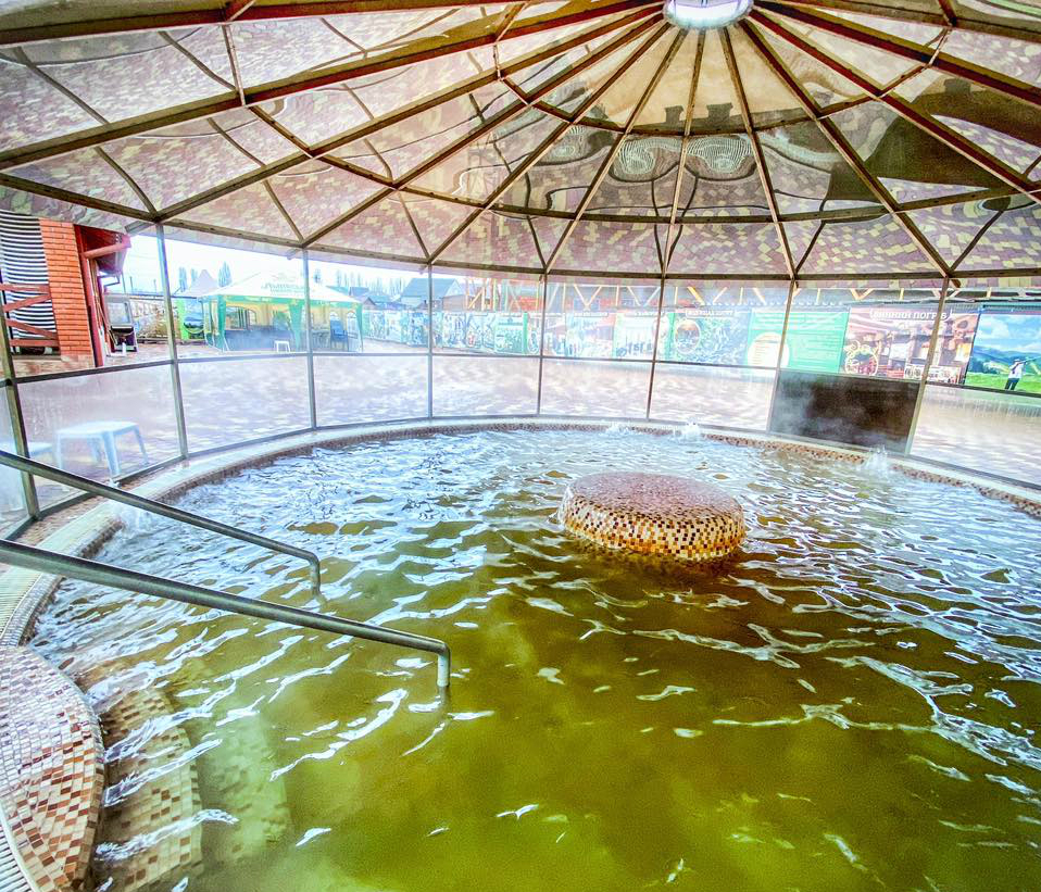 Курорты открываются: где отдохнуть в термальных бассейнах Закарпатья весной