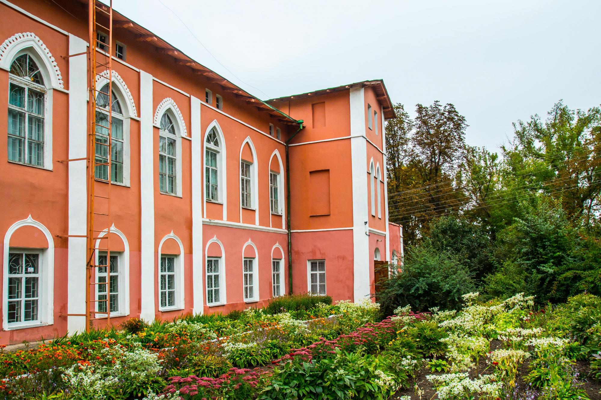 Пикассо и Малевич: музей в украинской глубинке удивляет редкими картинами