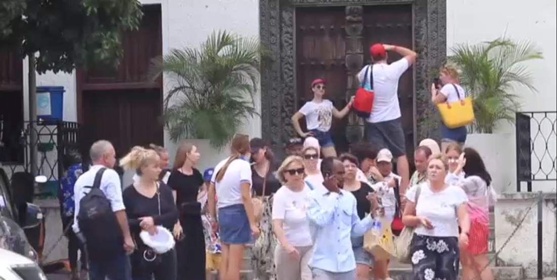 Никаких мер безопасности: туристы удивлены опасной ситуацией на популярном курорте