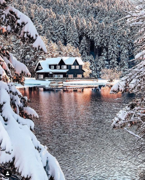 Втекти від пандемії: незвична зимова локація в Туреччині приваблює туристів