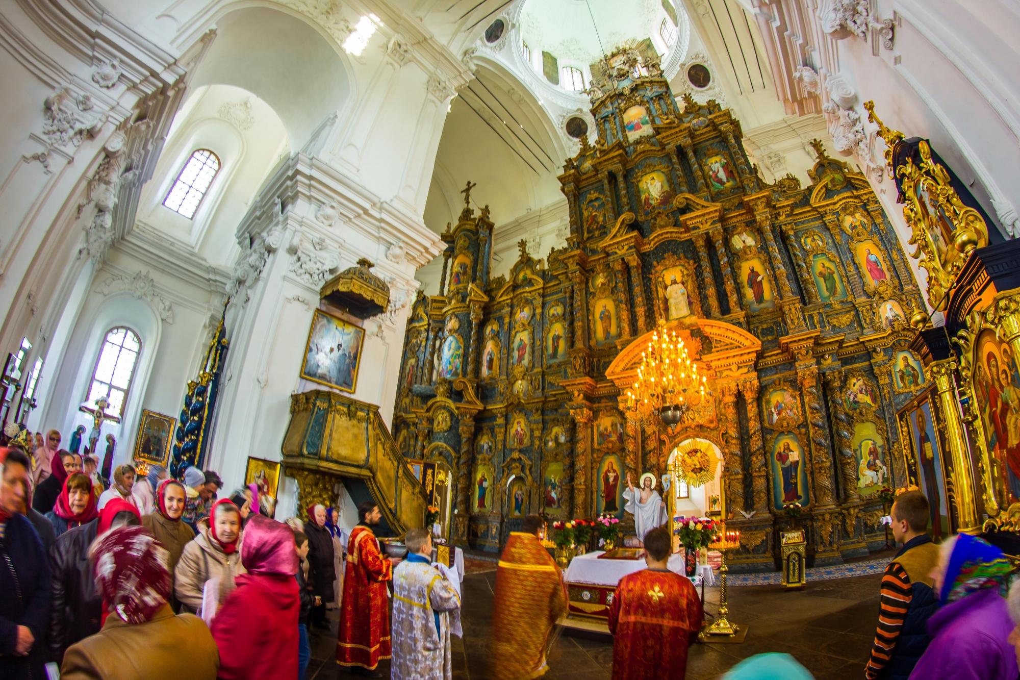 Шедевральний собор посеред глушини: унікальне місце під Києвом, яке дарма оминають туристи