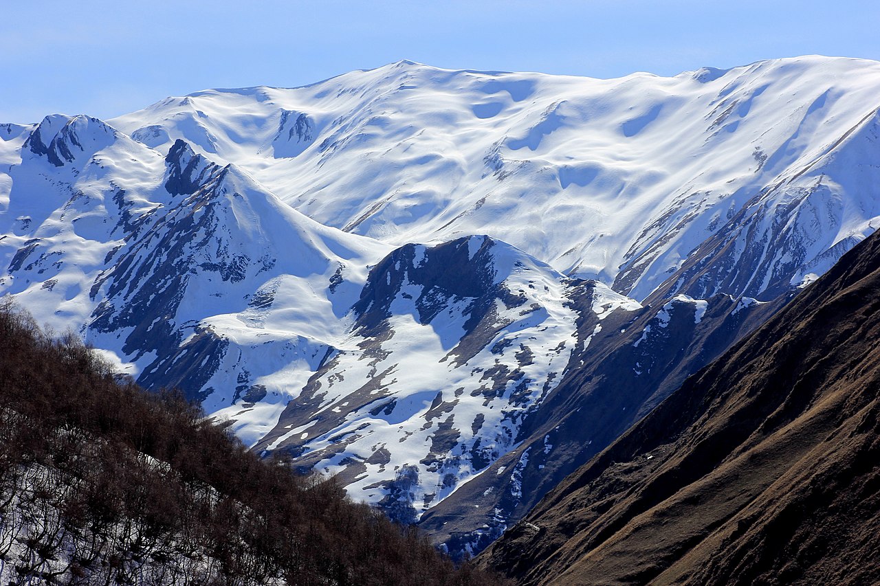 Сонце, море та вино: кращі локації Грузії для знайомства з гостинною країною
