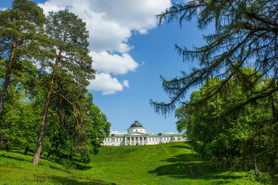 Палаци та садиби, що дивують красою: кращі локації Чернігівщини для захоплюючого вікенду