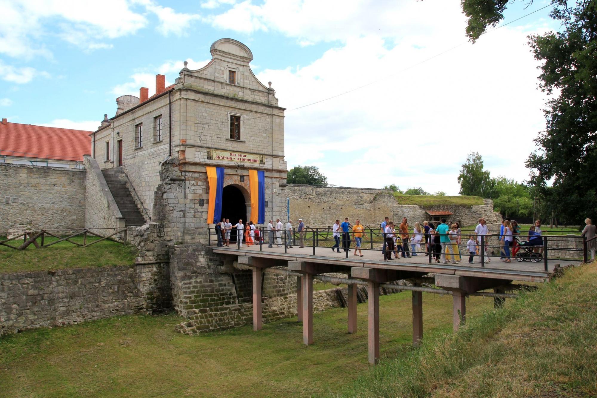 В атмосфере истории: самые красивые замки Украины, которые стоит увидеть каждому