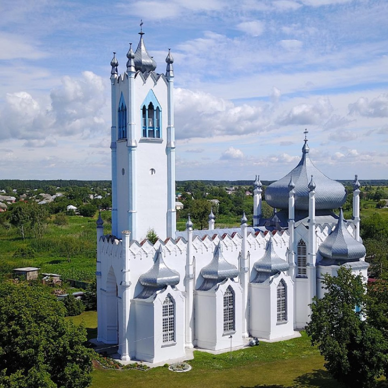 "Воронцовское чудо" и объекты Городецкого: село на Черкасщине удивляет туристов необычными локациями