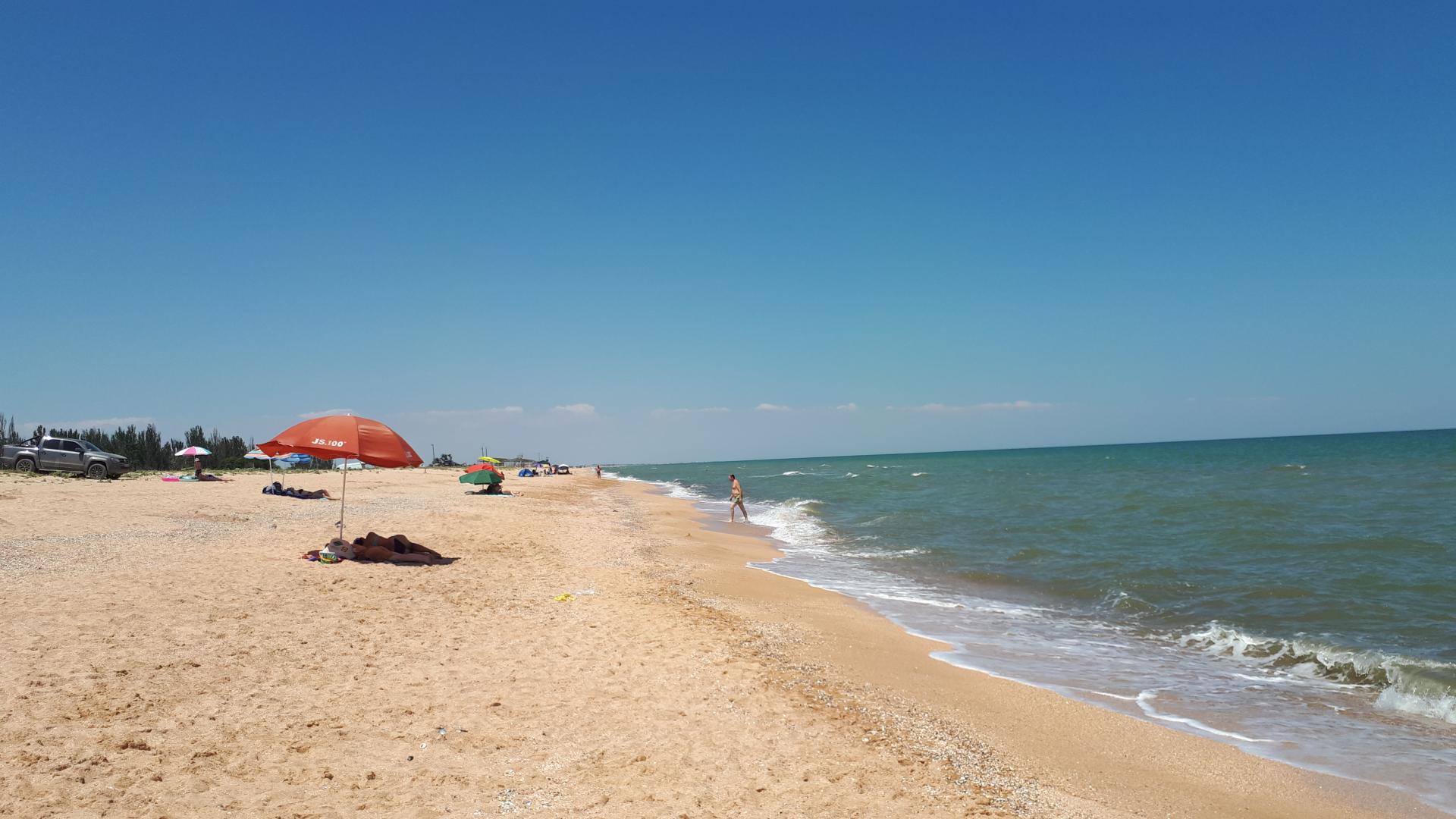 Песочные пляжи и неглубокое море: уютный курорт на Азове для семейного отдыха