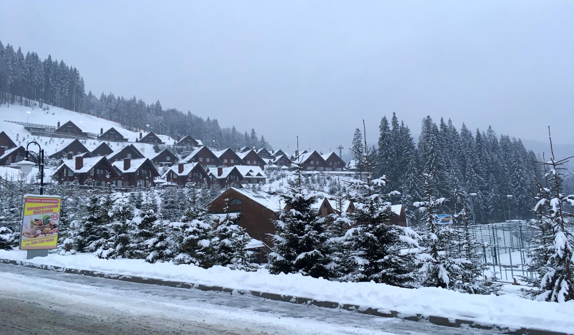 Гірськолижна відпустка: чи дорого насправді відпочивати на курорті Буковель