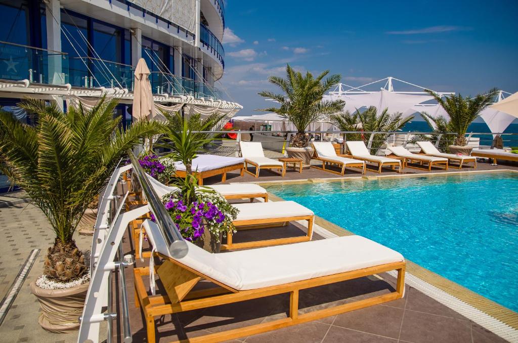 Справжня спека і зливи: туристів попередили про негоду на курортах Чорного і Азовського морів