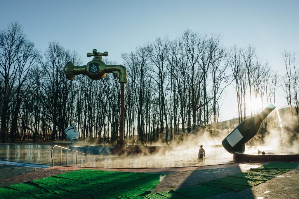 Курорты открываются: где отдохнуть в термальных бассейнах Закарпатья весной