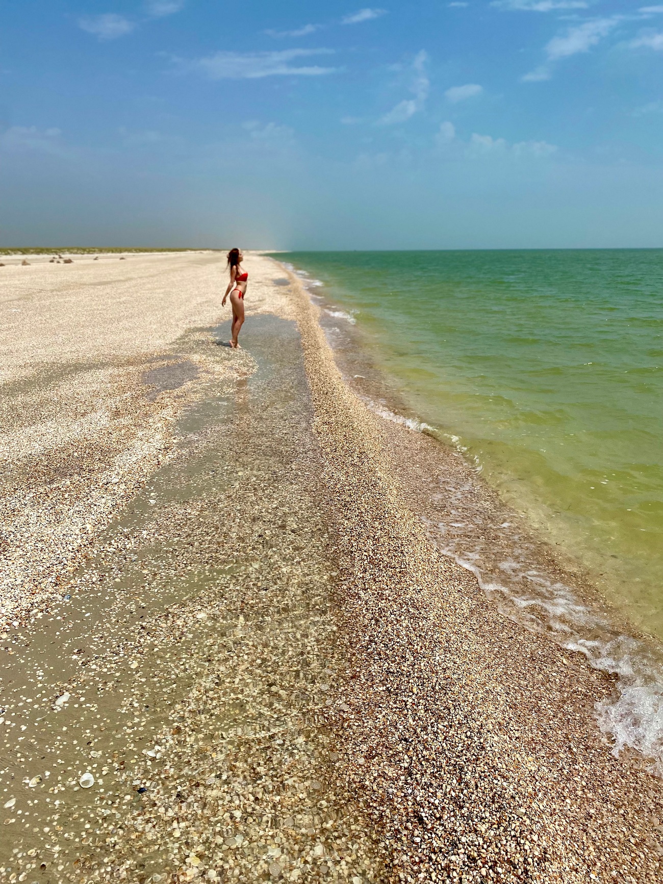 Дикий остров, "Мертвое море" и маяк: самые интересные локации Арабатской стрелки, которые вас удивят