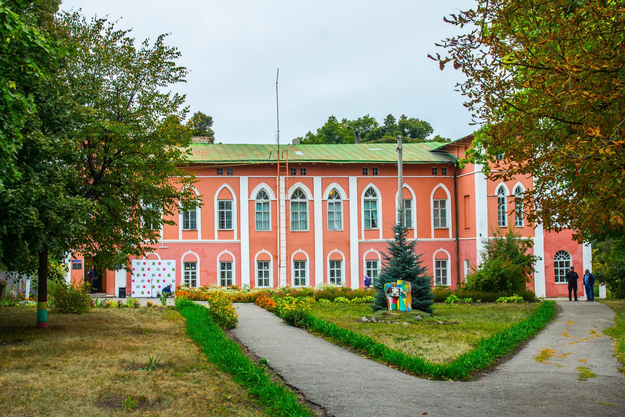 Український "Лувр", палац та дендропарк: три кращих маршрути по Харківській області для знайомства з регіоном