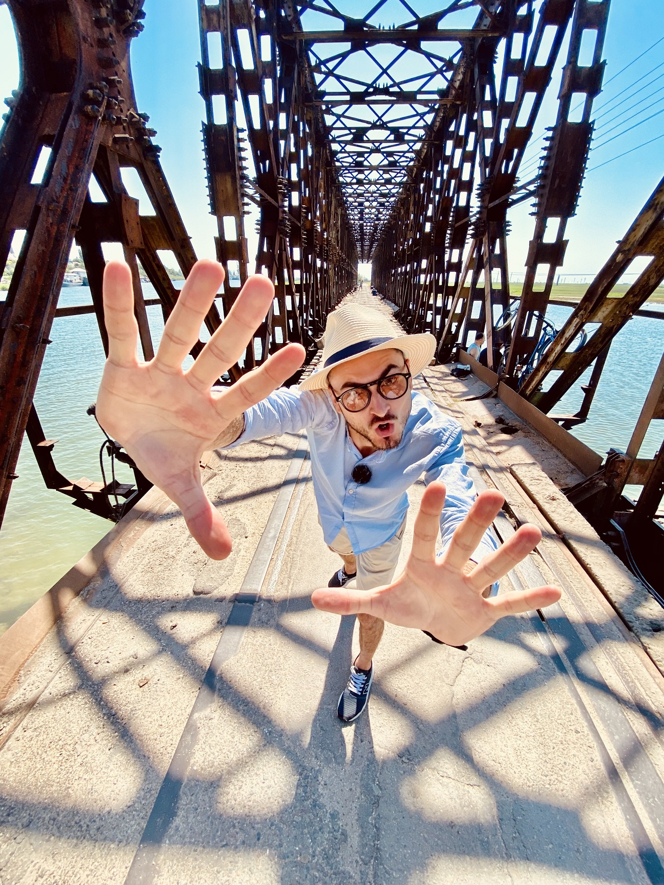 Дикий остров, "Мертвое море" и маяк: самые интересные локации Арабатской стрелки, которые вас удивят