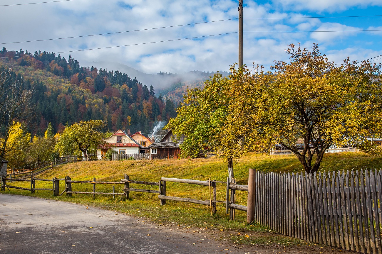 Водоспад та гірські пейзажі: скільки коштує відпочинок в одній із наймальовничіших локацій Карпат