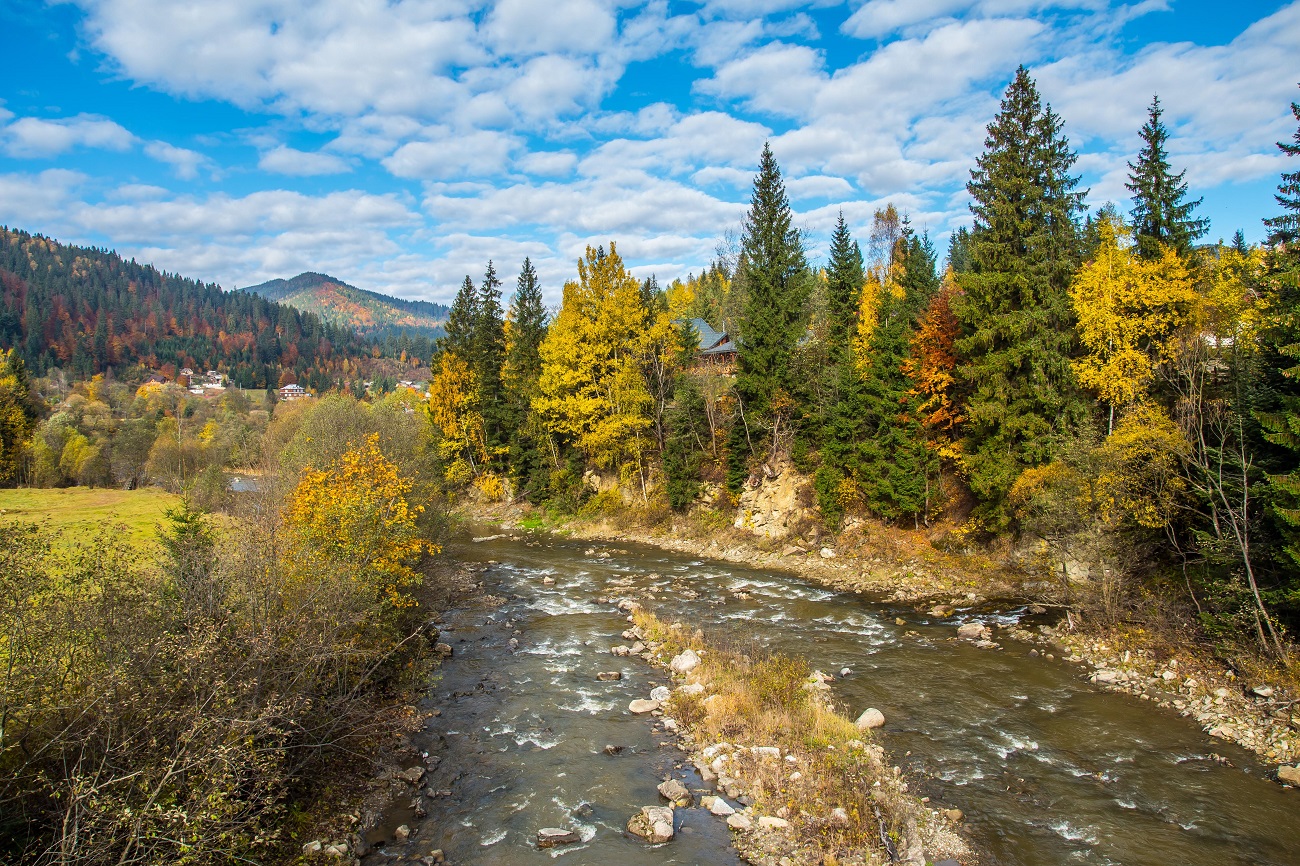 Водоспад та гірські пейзажі: скільки коштує відпочинок в одній із наймальовничіших локацій Карпат