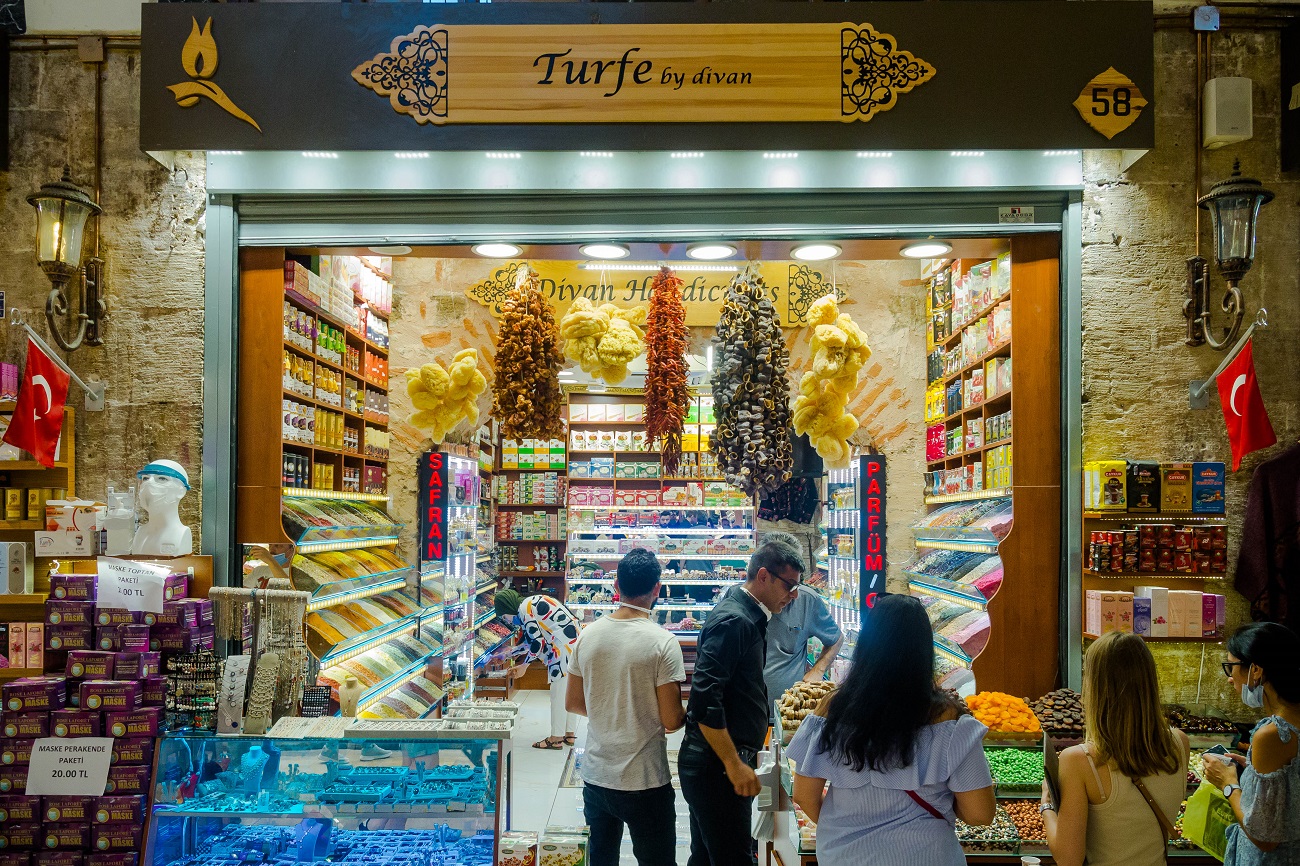 Кулінарні &quot;родзинки&quot;: кращі вуличні страви, які варто скуштувати в Стамбулі