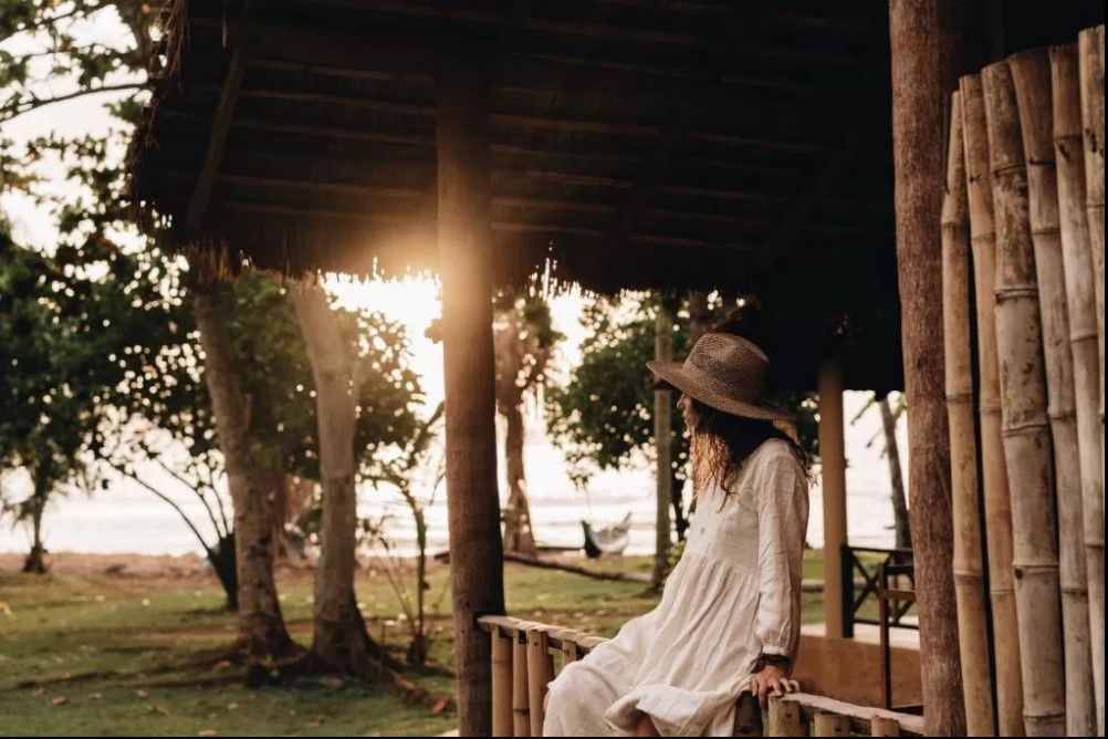 Без екскурсій та спілкування з місцевими: курортна країна встановила нетипові правила для туристів