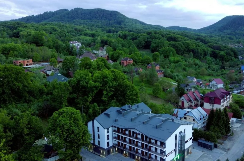 Цены, сервис и тесты на COVID: что нужно знать об отдыхе в санаториях Украины