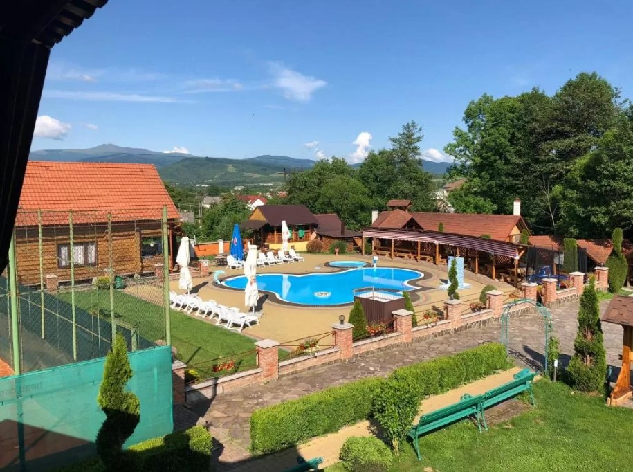 Цены, сервис и тесты на COVID: что нужно знать об отдыхе в санаториях Украины