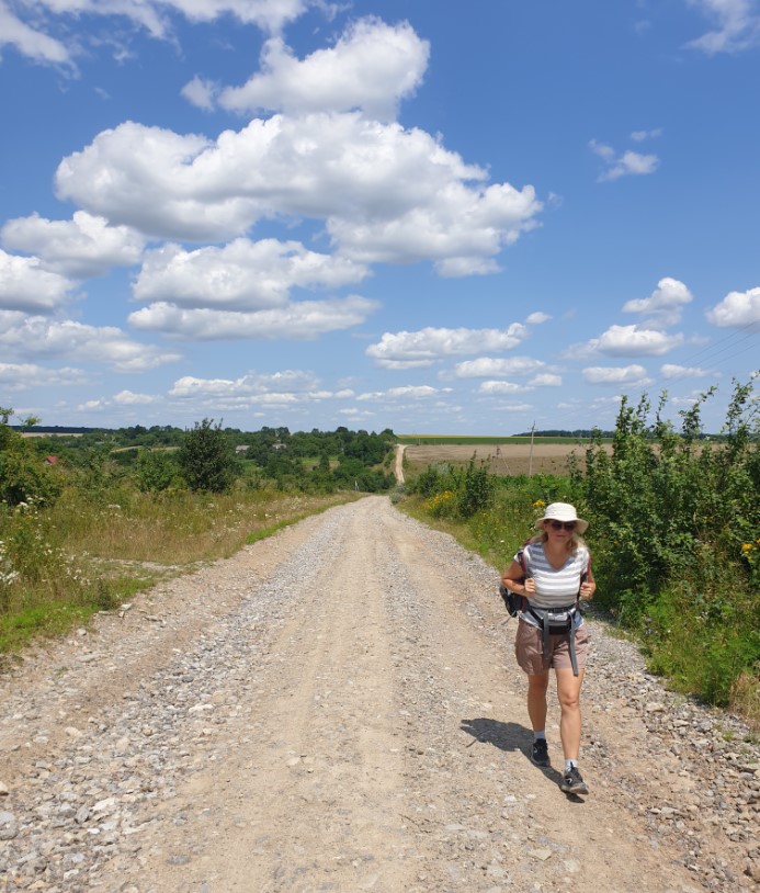 Мальовничі стежки та садиби: як виглядає перший в Україні пішохідний маршрут, створений за прикладом Іспанії
