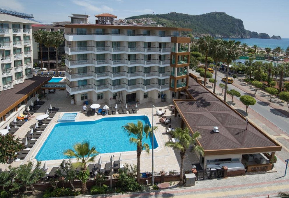 Значительно дешевле: цены на отдых за рубежом резко снизились в конце марта