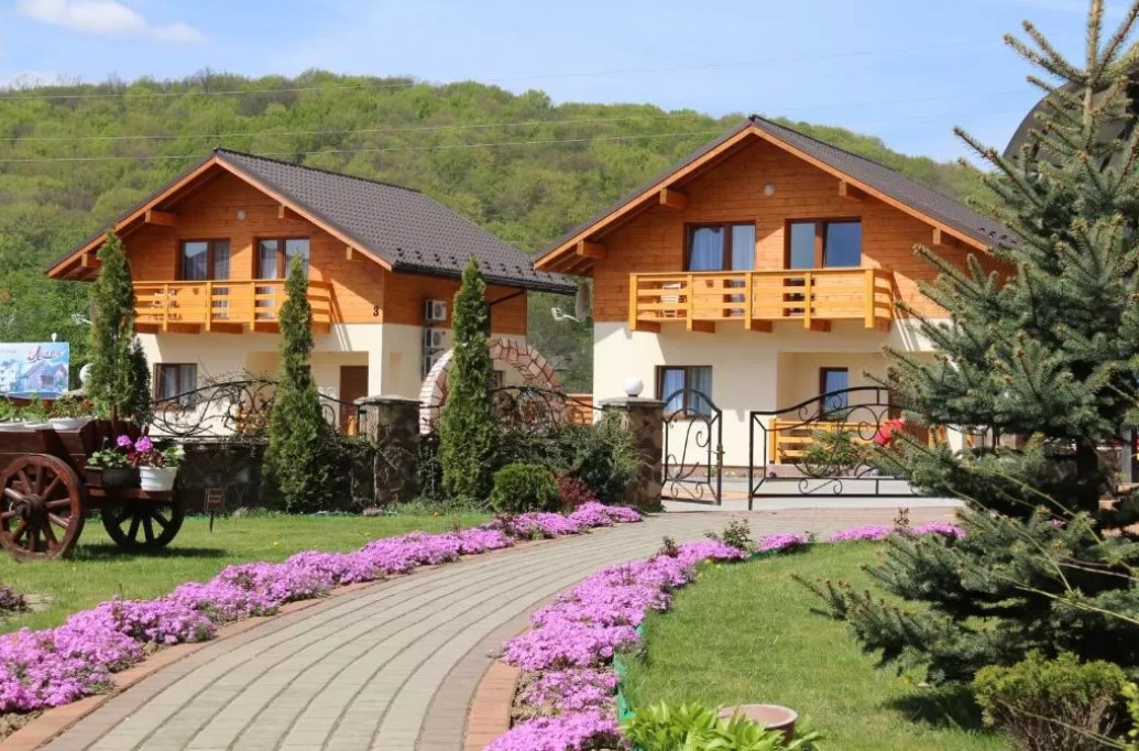 Цены, сервис и тесты на COVID: что нужно знать об отдыхе в санаториях Украины