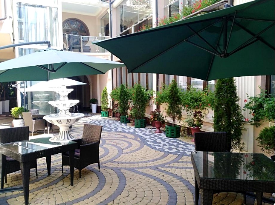 Черновцы в деталях: путеводитель по самым интересным памятникам, отелям и ресторанам города