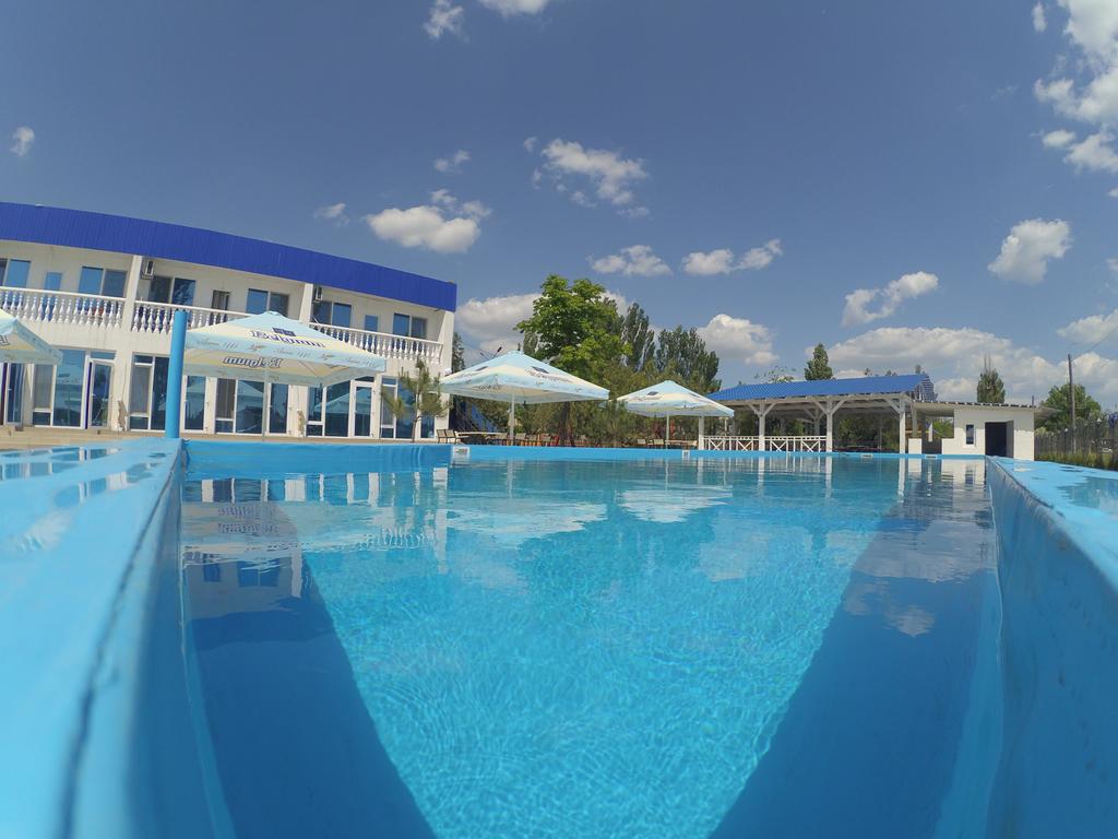 &quot;Ціни здивували&quot;: скільки коштує відпочинок у Скадовську цього літа