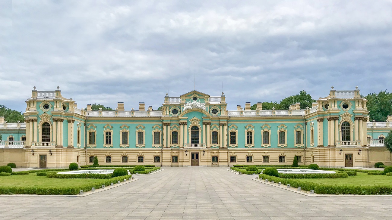 Розкіш та дух історії: найкрасивіші палаци України для весняного вікенду