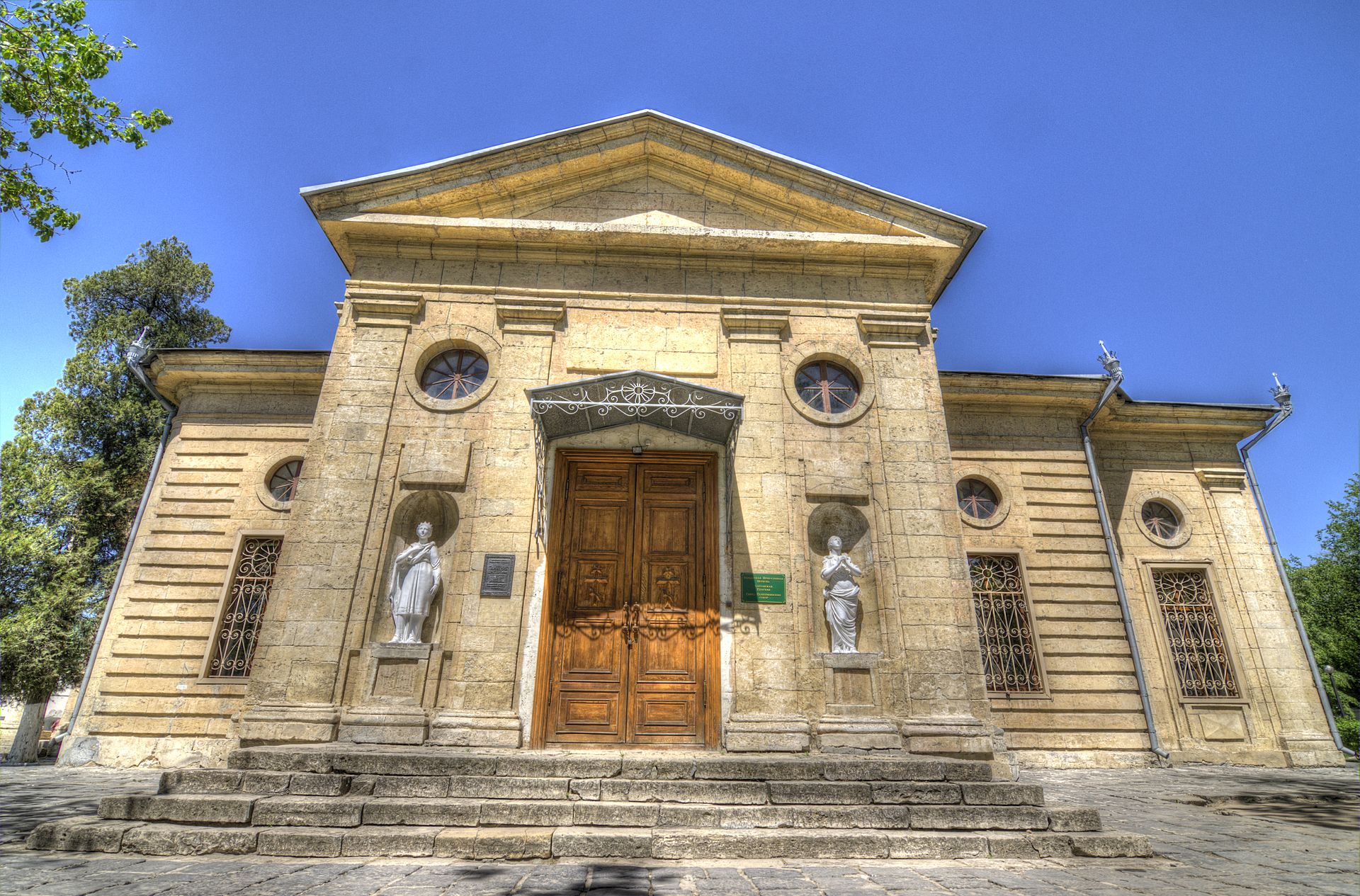 Південний колорит та дух степу: місто на шляху до моря, яке перевершує всі очікування