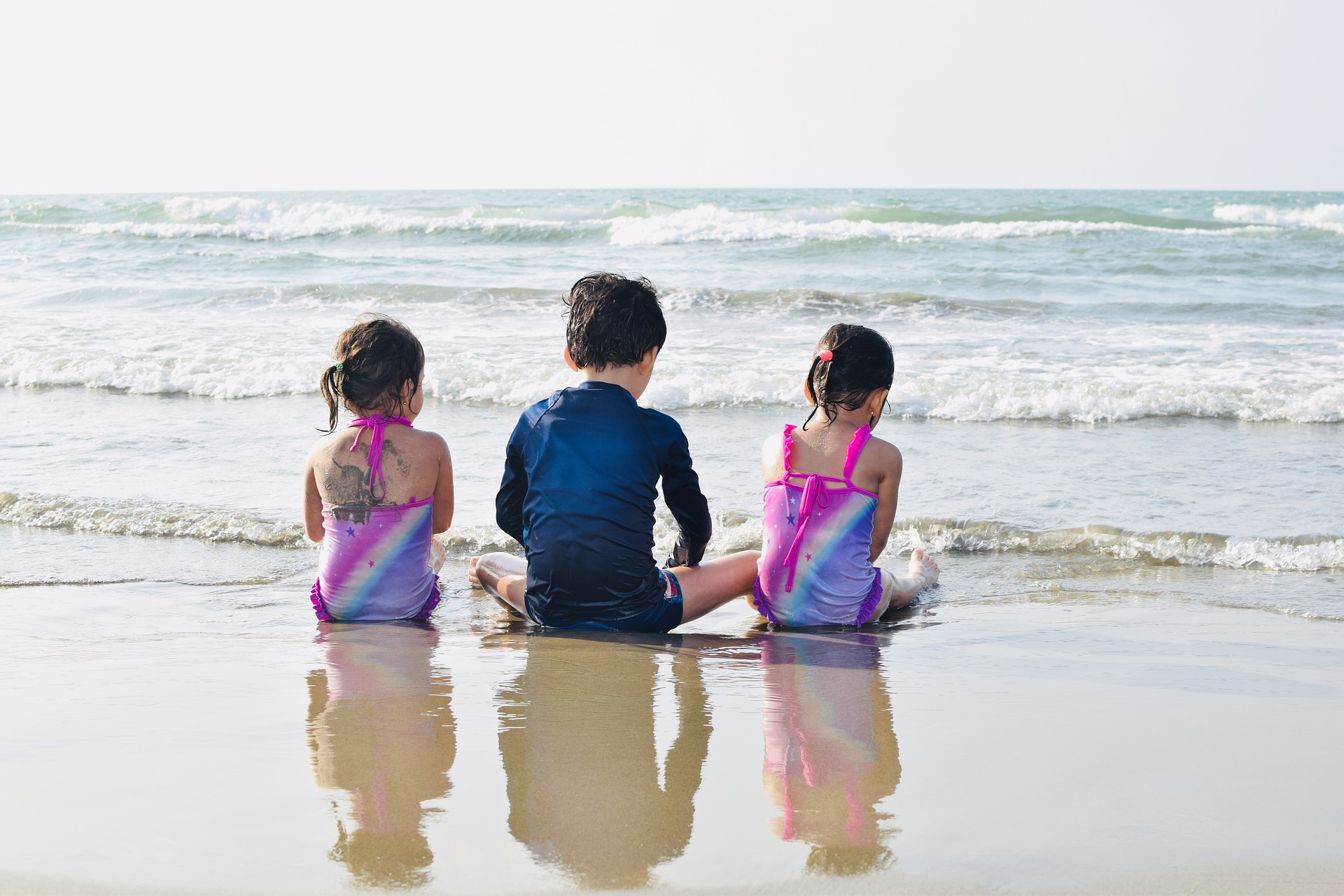 Збираєтеся у відпустку з дитиною за кордон: що обов'язково потрібно знати батькам