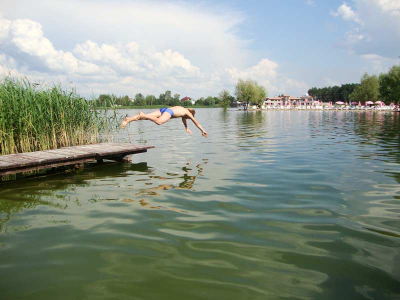Кращий заміський відпочинок: Голубе озеро під Києвом для ідеального вікенду