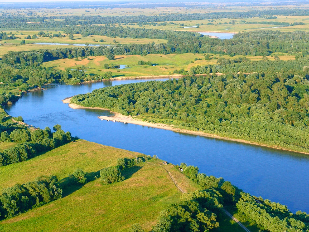 Весняна краса: Десна зачарує туристів довгоочікуваним розливом