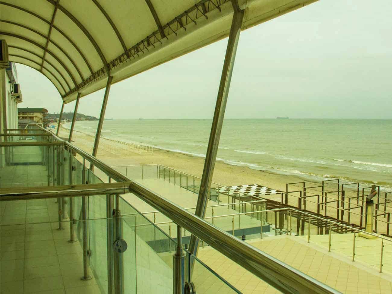 Термы, устрицы и чаны: сравниваем цены и сервис на Черном и Азовском море зимой