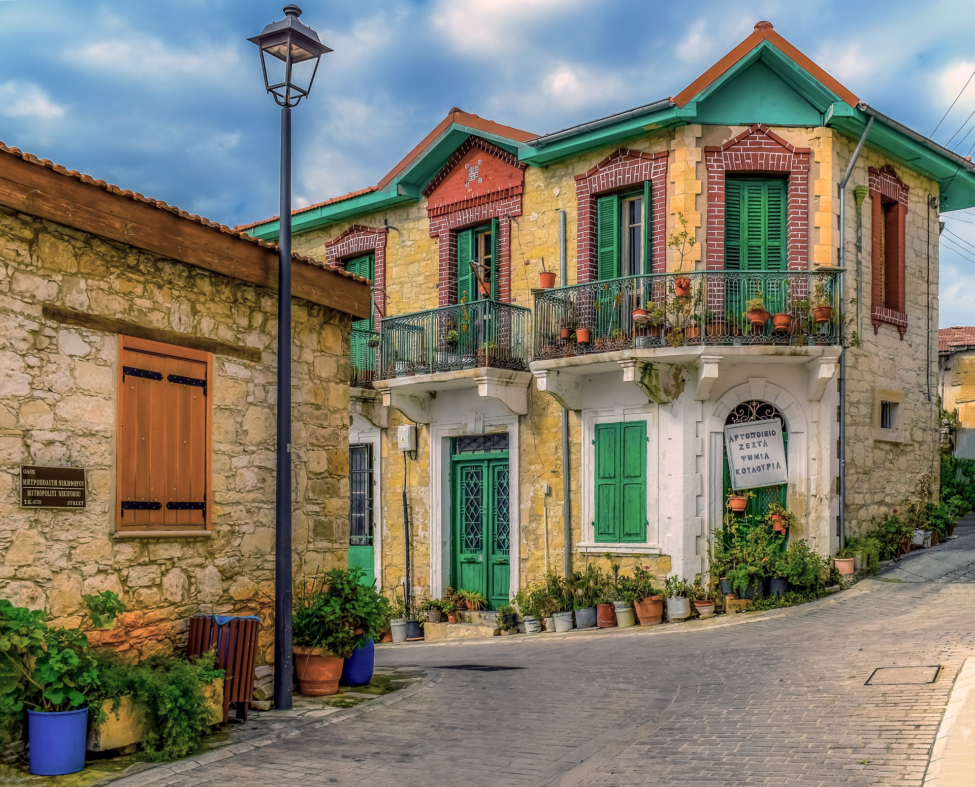 Відпочинок на Кіпрі навесні: все, що потрібно знати туристам перед подорожжю