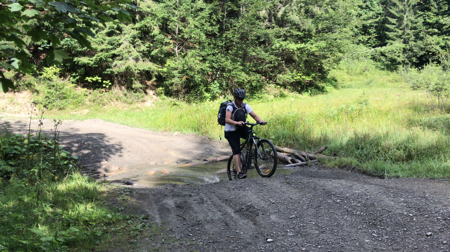 Невероятные пейзажи и горные озера: что посмотреть на курорте Драгобрат, пока там нет снега