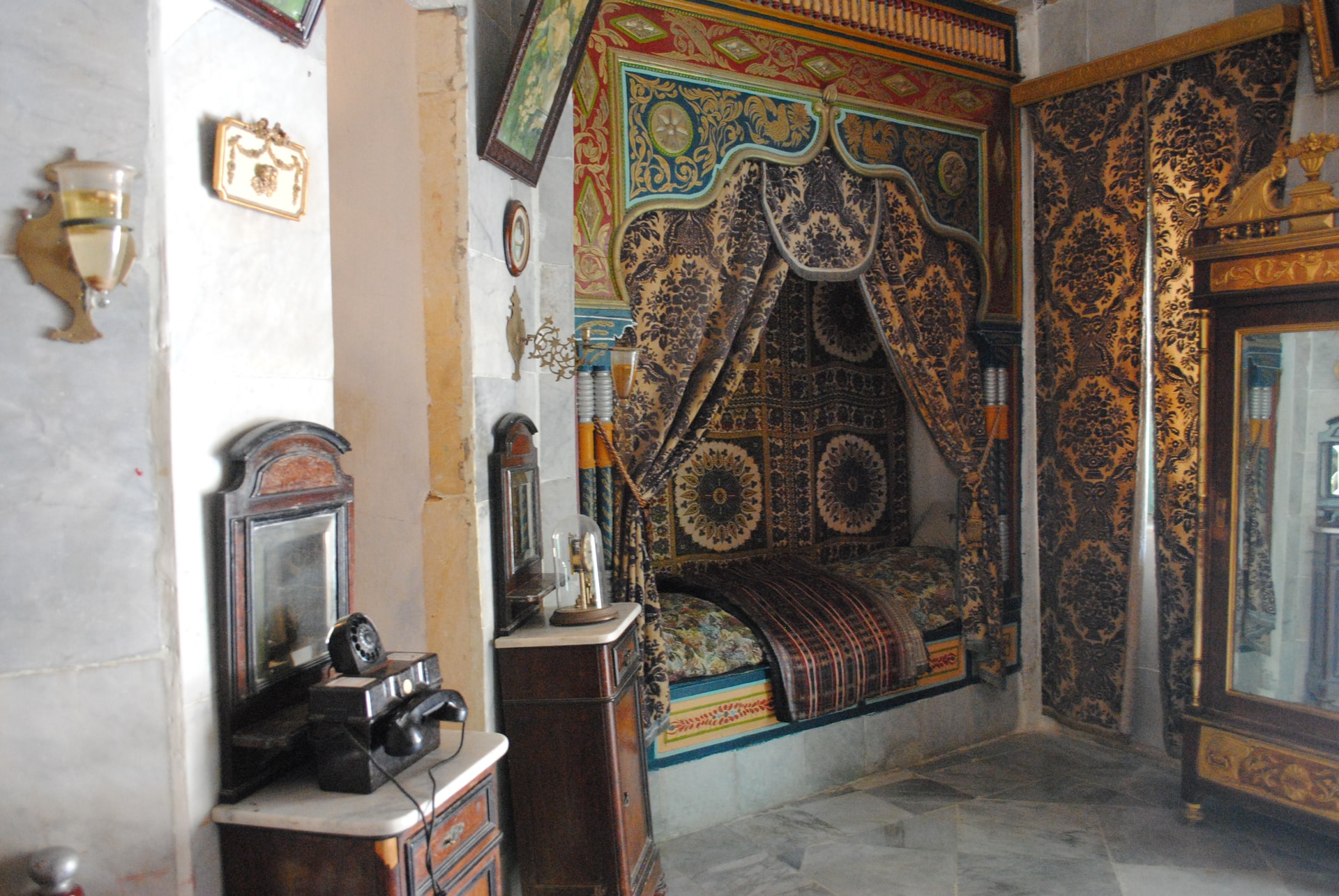 Суворі правила і політична криза: чому в цьому сезоні українці залишилися без відпочинку в Тунісі