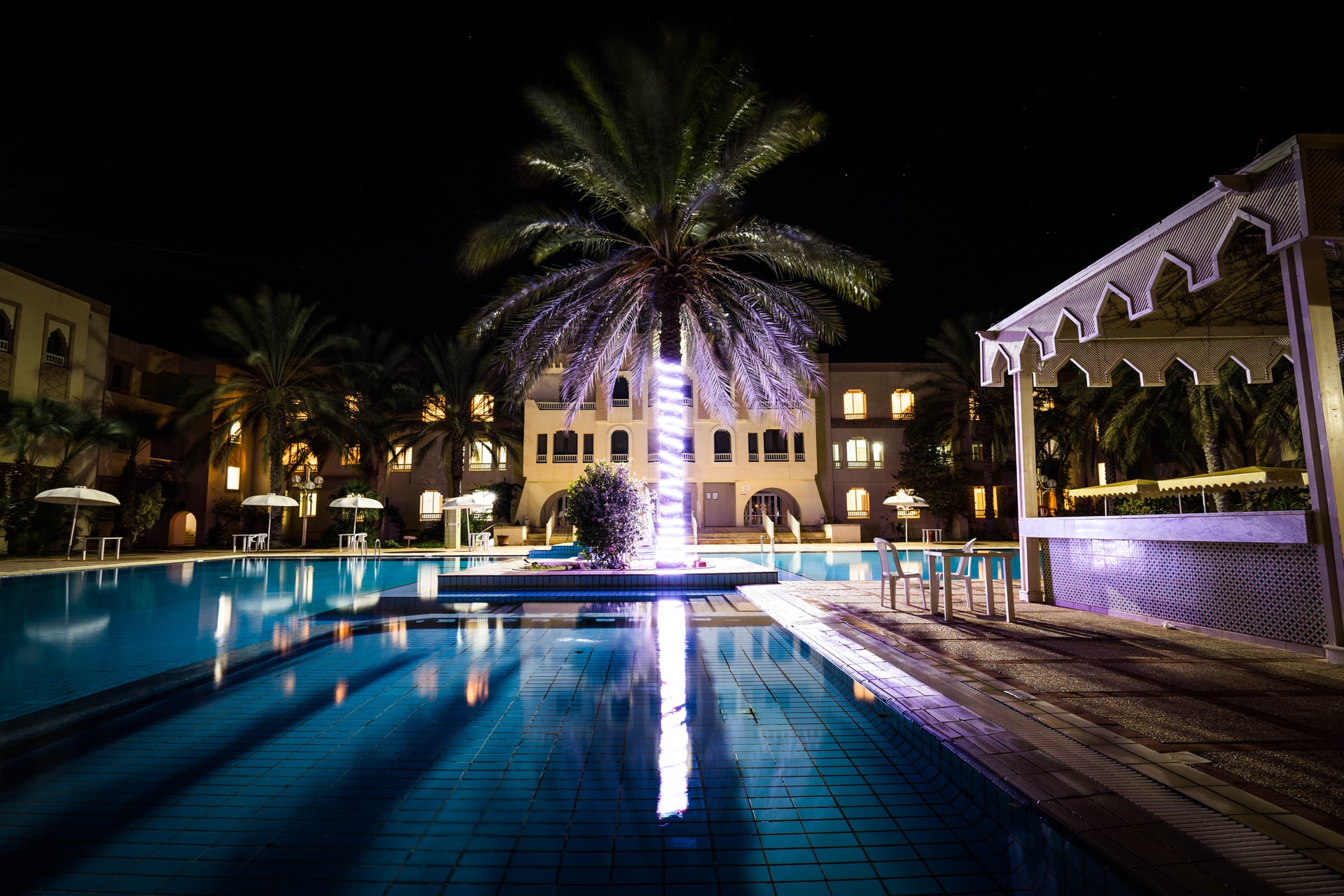 Суворі правила і політична криза: чому в цьому сезоні українці залишилися без відпочинку в Тунісі