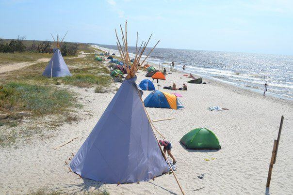 На березі під спів пташок: кращі місця України для відпочинку на природі