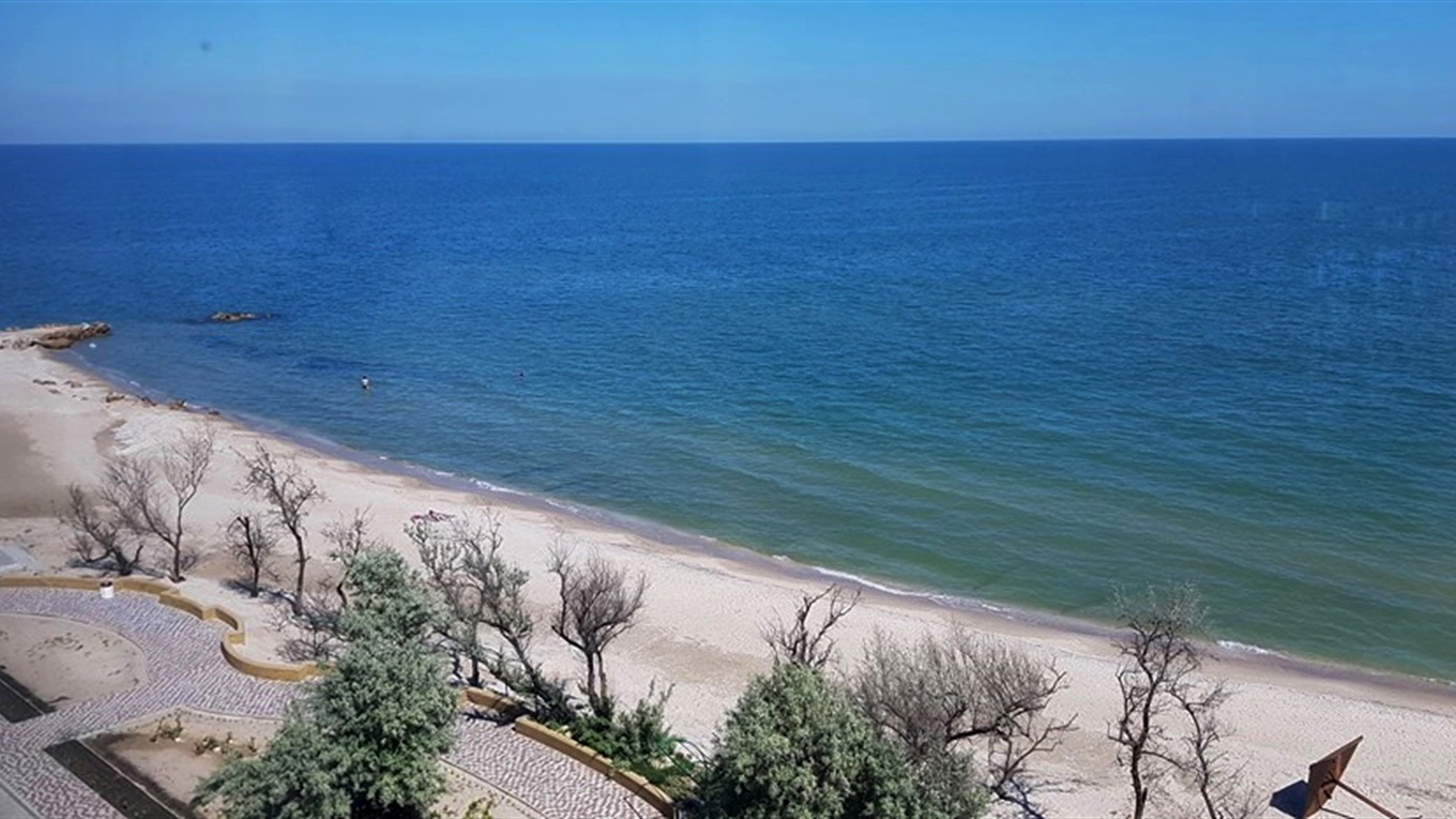 Справжня спека і зливи: туристів попередили про негоду на курортах Чорного і Азовського морів