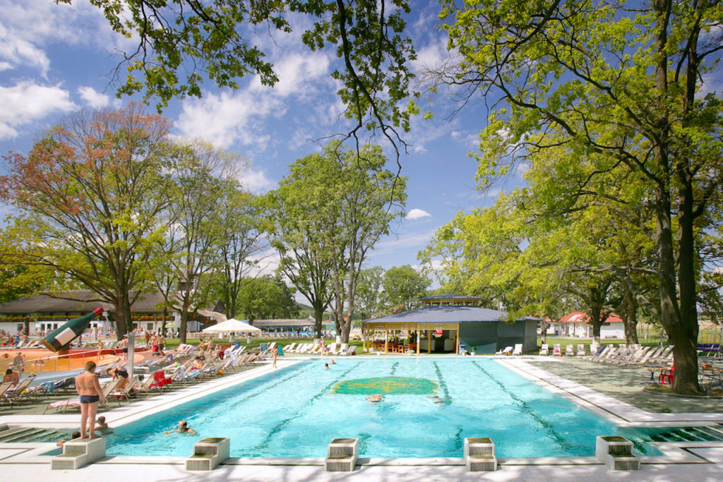 Термальні джерела та спа-курорт: затишна локація в Україні для відпочинку у міжсезоння