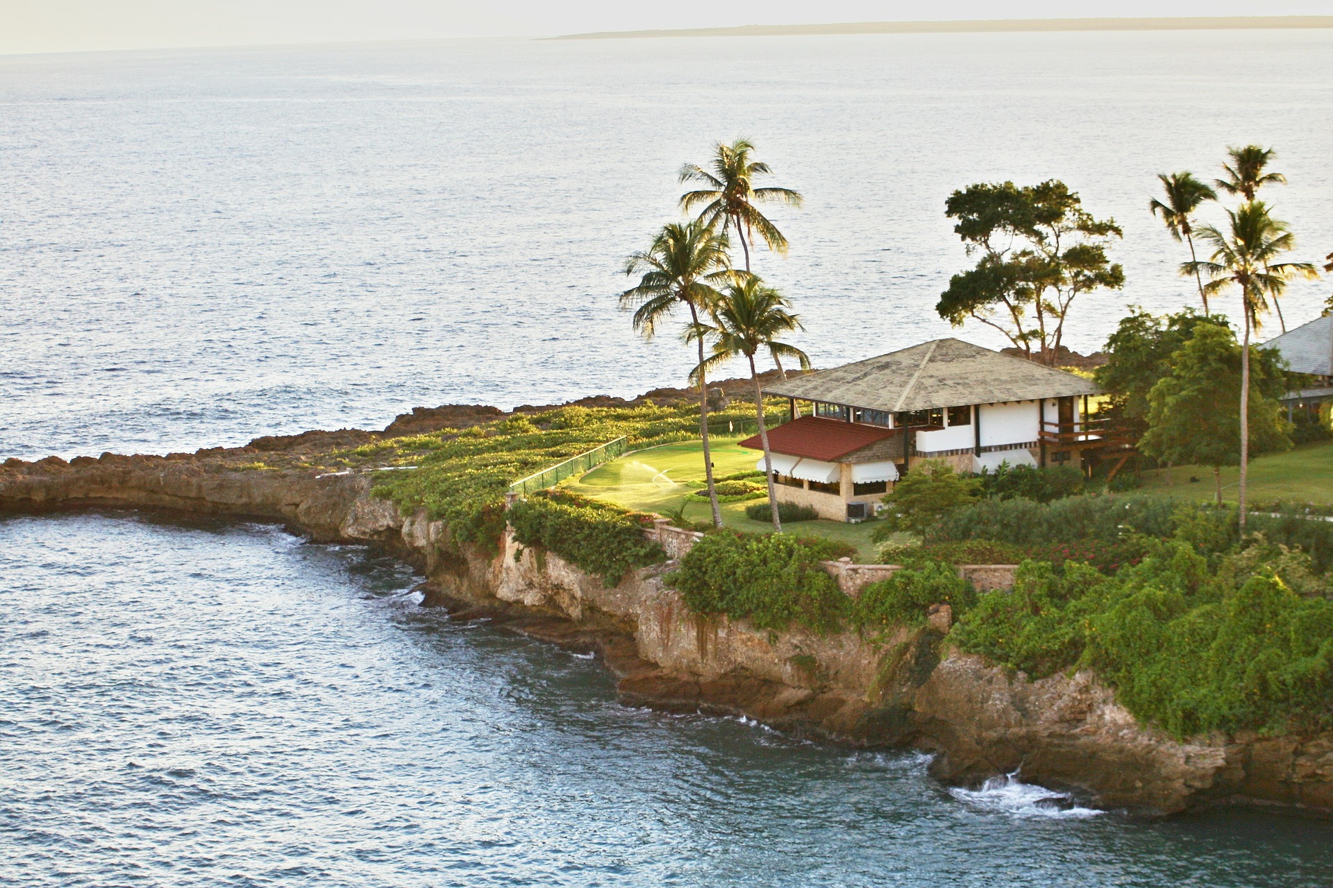 Бывает ли отдых в Доминикане бюджетным: проверяем, сколько стоят туры на курорт