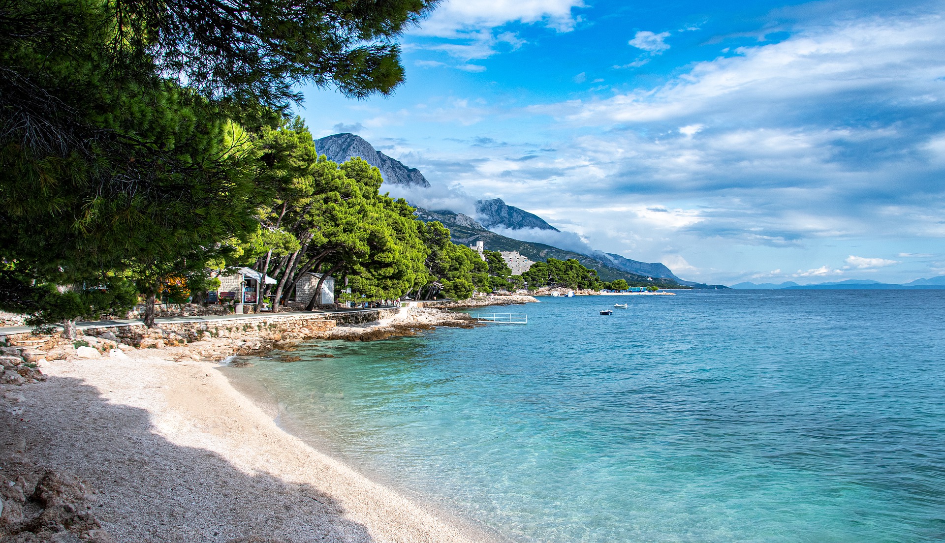 Квиток до теплого моря: кращі країни для комфортної відпустки в червні