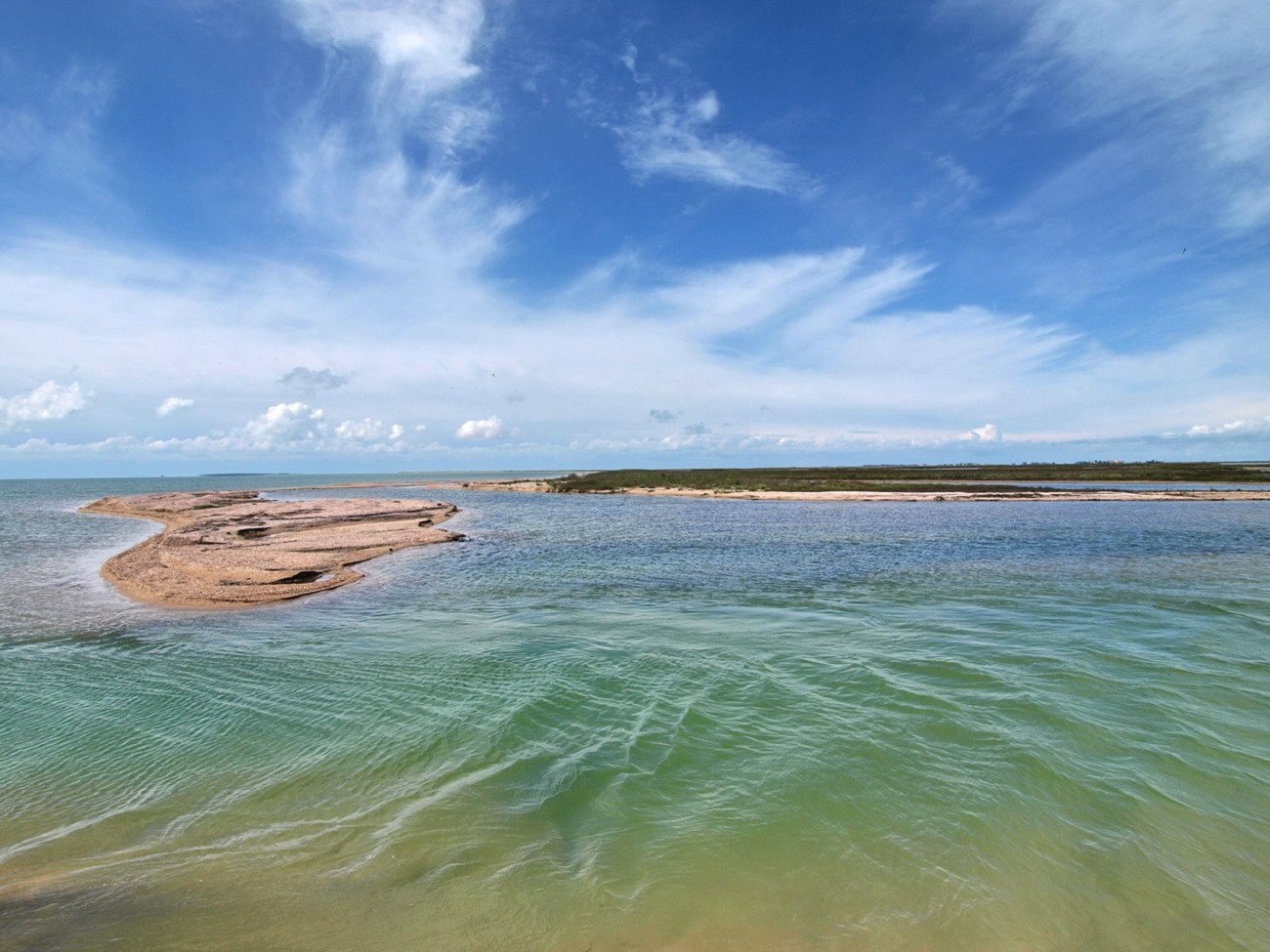 Термальні джерела та перші туристи: як зароджувався знаменитий курорт Арабатська Стрілка