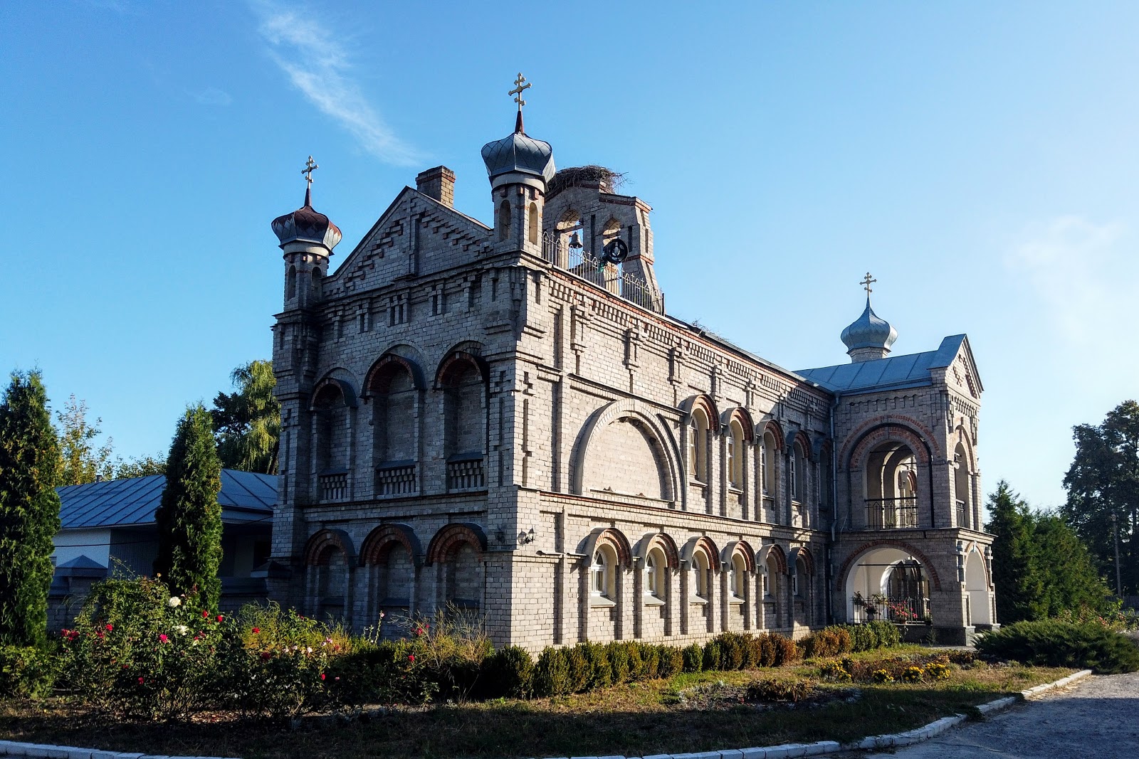 Старі храми та кам'яні млини: у селі на Сумщині "ховаються" шедеври архітектури