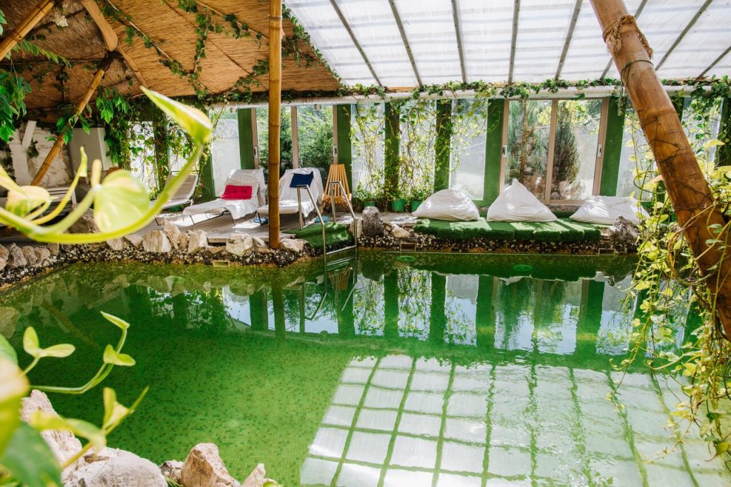 Термальные чаны и спа: необычные отели в Карпатах для романтических выходных