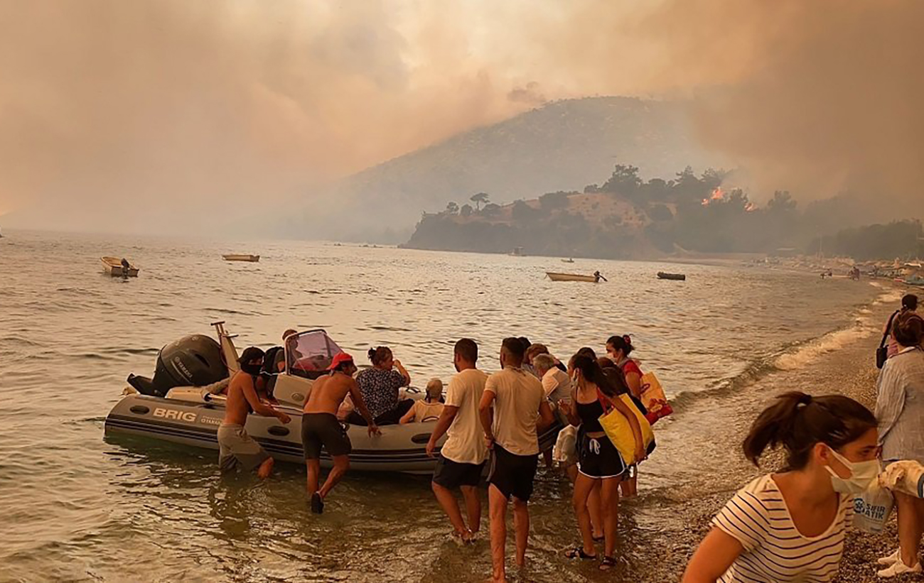 Масштабные пожары в курортных странах продолжаются: где опасно отдыхать туристам