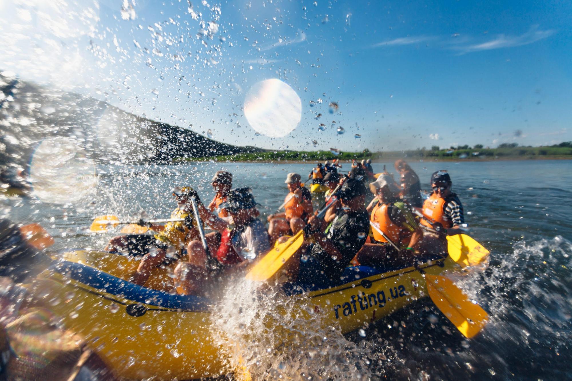 Свіже повітря й бурхливі річки: як закохатися у рафтинг раз і назавжди