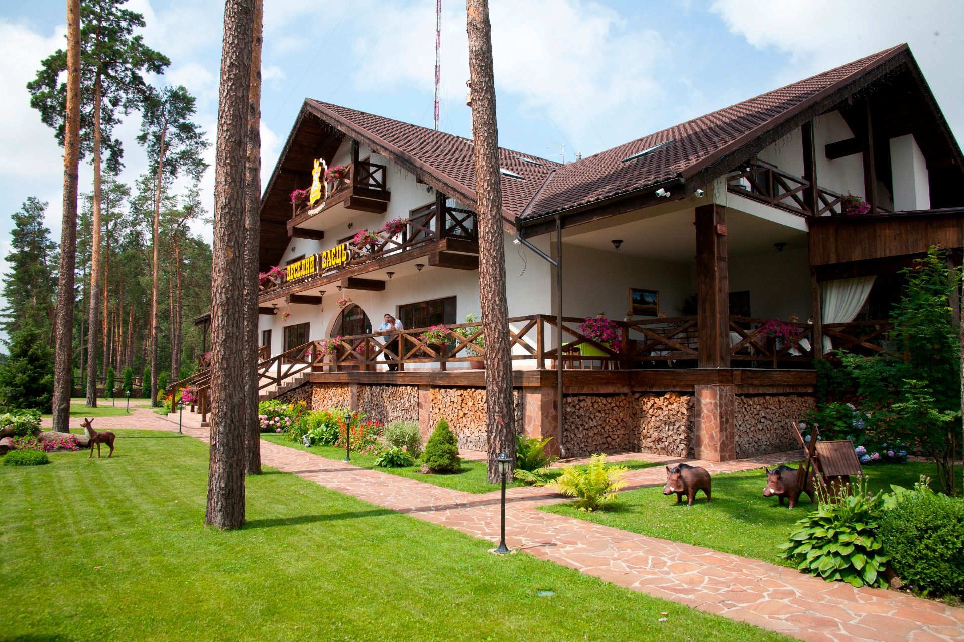 Альтернатива даче: где и по какой цене комфортно отдохнуть за городом в октябре