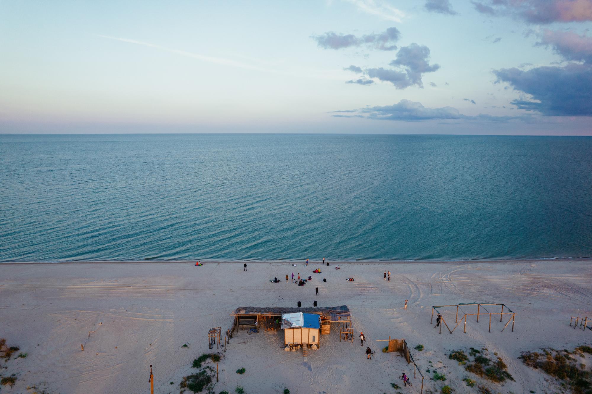 Від 100 гривень на добу: пляжний сезон в Одеській області стартував зі знижок на відпочинок