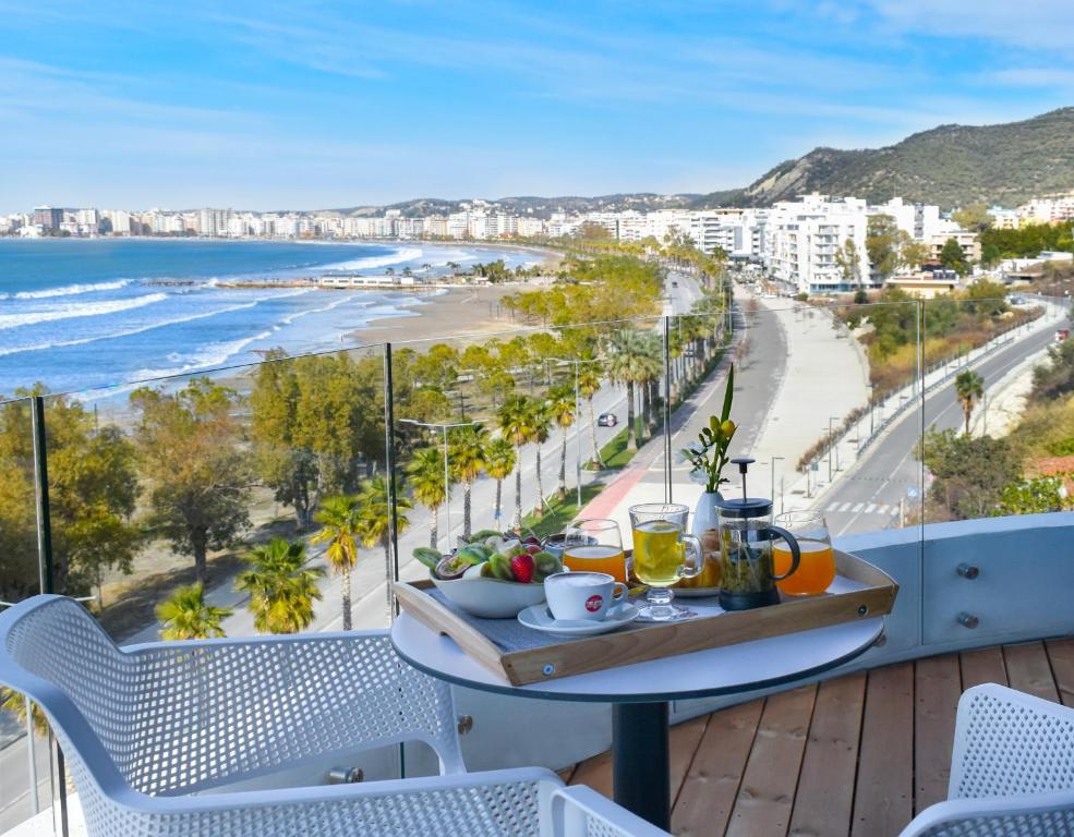 Середземноморський відпочинок без тестів: скільки коштують тури в Албанію в липні